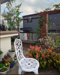 落ち葉除けと目隠しフェンスの施工２