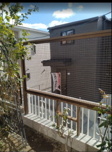 落ち葉除けと目隠しフェンス２