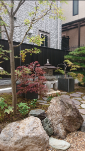 和室の前の坪庭　豊中市北条町