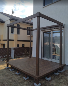 ウッドデッキとアウターシェード西宮市